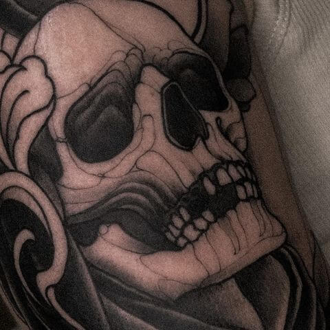 skull-blackwork tattoo